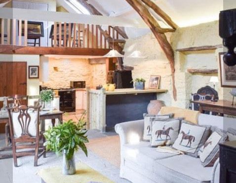 Glovers cottage private hot tub and super king