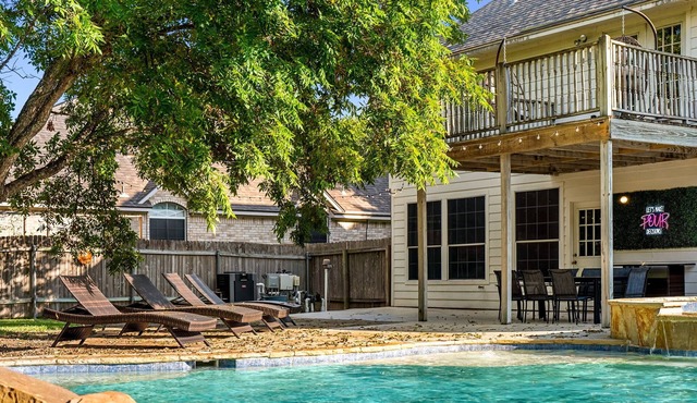 Glow-Inspired Cowboy House w/Private Pool