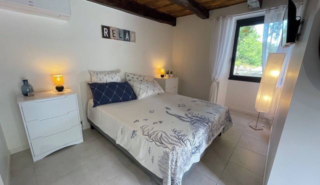 Glycine/Gîte-studio in the south of the Lot/2 pers/piscine/parc/campagne
