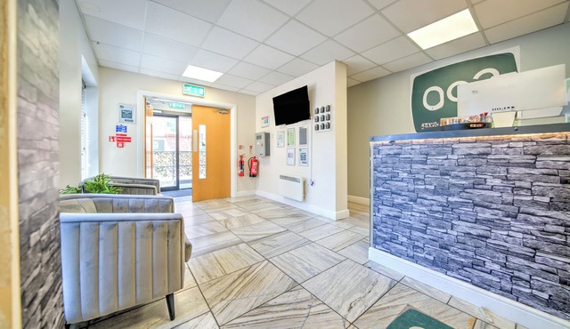 GO2 Gloucester Hotel by OYO