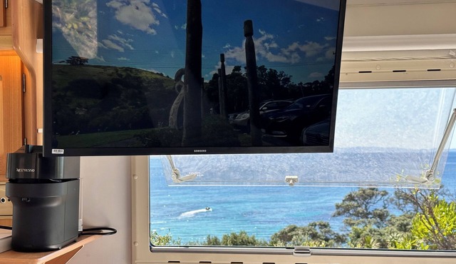 Goat Island Beach Reserve, Water front.. Get-away!