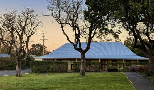 Goat Square House - Historic Row Cottages