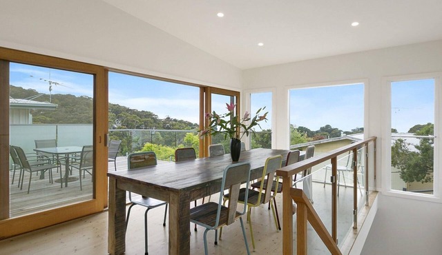 Godalming - Stroll To Town With Free WIFI