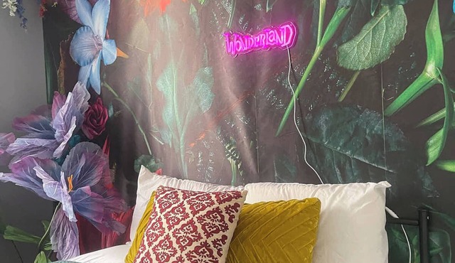 Goddess Garden Hideaway 2 Minutes to Fishtown with Fairy Movie Room