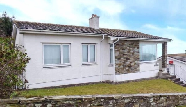 GODOLPHIN, family friendly, country holiday cottage in Polzeath