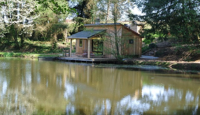 GoGreen Cabin in the heart of rural France on a private lake