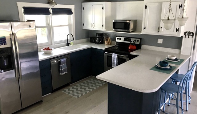 “Going Coastal”- Newly Remodeled 1950's Beach Cottage