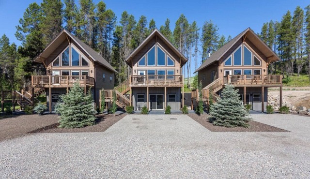 Going to the Sun Chalet A/Canadian Chalet