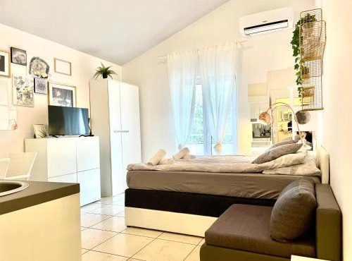Gold Apartment On The Beach