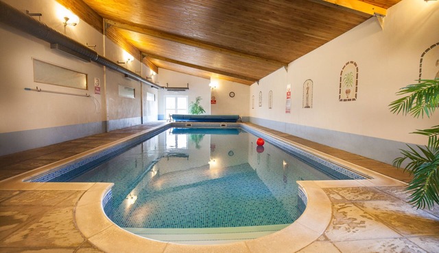 Gold Award winning cottage- with indoor heated pool and games area- pet friendly