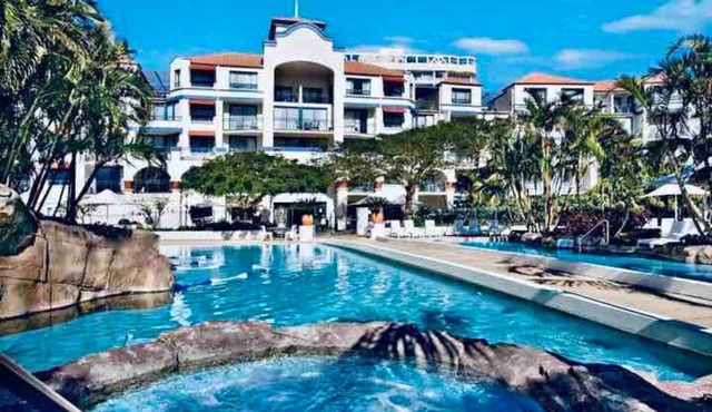 Gold Coast Calypso Resort, Coolangatta Beach