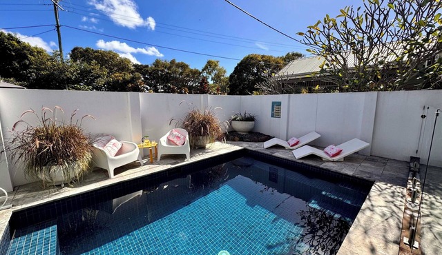 Gold Coast Miami Beach House With Pool & Parking