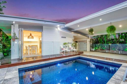 Gold Coast-Miami Mid-Century Beach Home With Pool