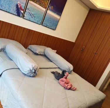 gold coast pik BEACH ROOM 1br netflix wifi sofa bed