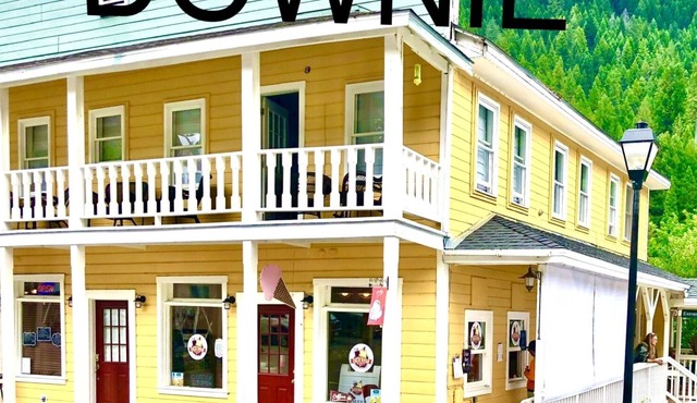 Gold Country "Downie Apartment"