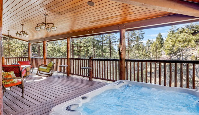 Gold Rush Lodge Luxe Log Cabin Chalet at Big Bear Lake