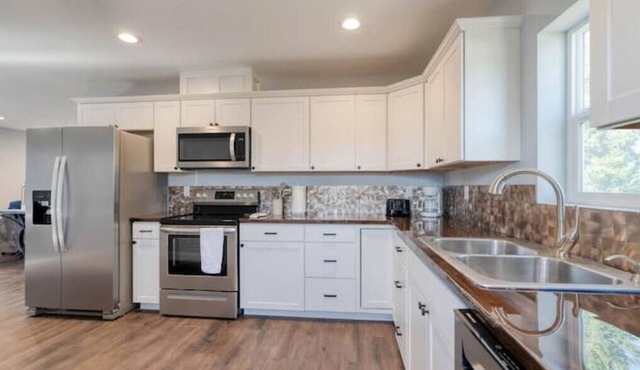 Gold Rush | MT Sky Haus- 8 mins from airport