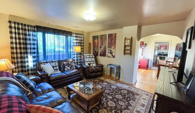 Gold Street Inn – 3BR UTV-Ready Getaway