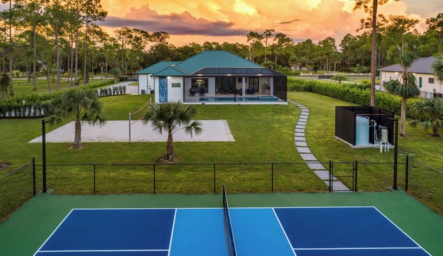 Golden Acres Sports Ranch – Luxe Retreat with Pickleball, Pool & Games