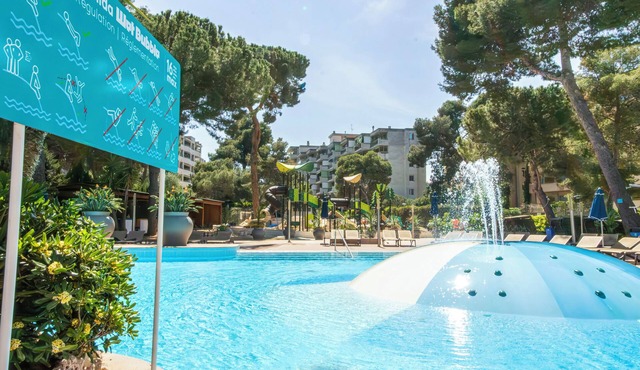 Golden Avenida Family Suites