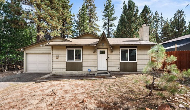 Golden Bear - Family Cabin, Mini Game Table, Fireplace, Barbecue