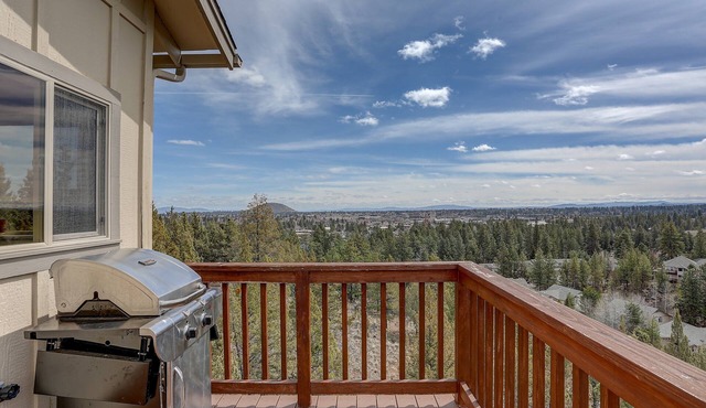 Golden Butte - Stunning & Spacious, Captivating Views, A/C, Foosball