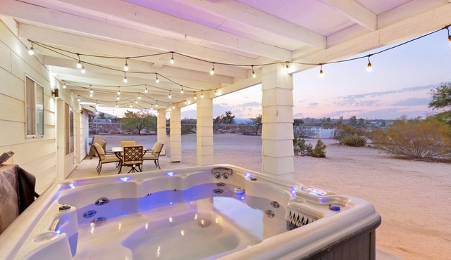 Golden Desert Ranch - Hot Tub, Fire Pit And Bbq! 3 Bedroom Home by RedAwning