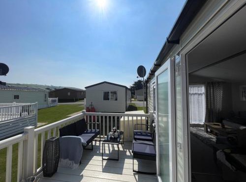 Golden Dunes Retreat, Dog-Friendly Stay at Par Sands Holiday Park, Cornwall