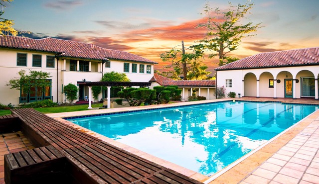 Golden-Era Lux Estate 8BR Villa & Garden Suite