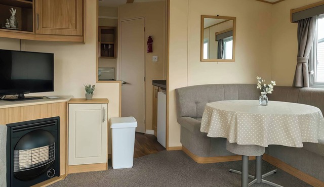 GOLDEN GATE HOLIDAY CENTRE - HOLIDAY ACCOMMODATION 19059 in Towyn