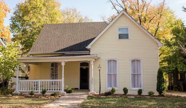 Golden Gather: Holiday Magic in the Heart of Downtown