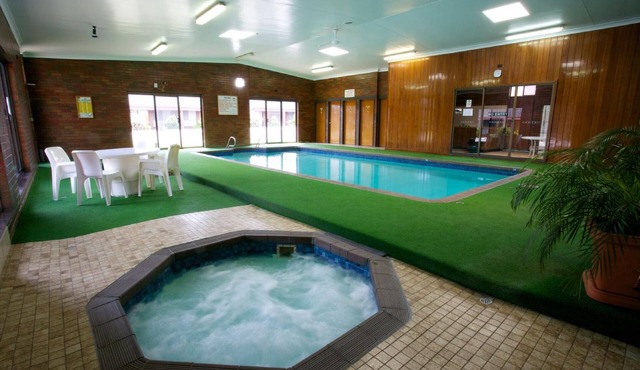 Golden Grain Motor Inn