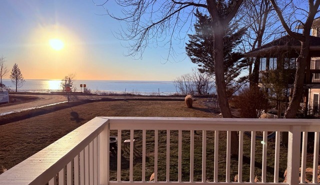 Golden Hour Lakefront Retreat - Fire Pit - Dogs