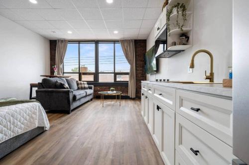 Golden Hour @TheMillRowsSuites