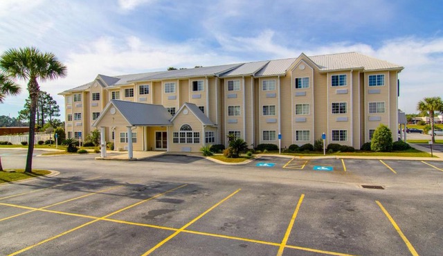 Golden Isles Inn & Suites Brunswick South