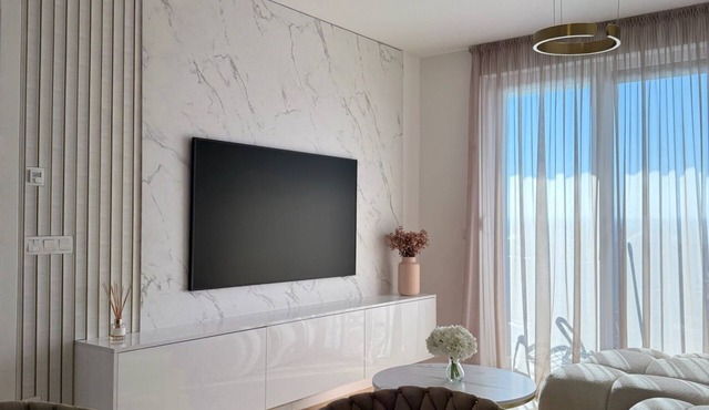 Golden Ivy – luxury, light and elegance.