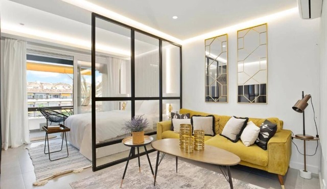 Golden Mile Lux Sea View Suite & Balcony