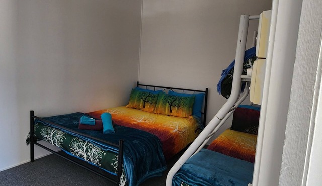 Golden Mt Rest Off Pepperina Lane, fully self-contained, sleeps 5 guests