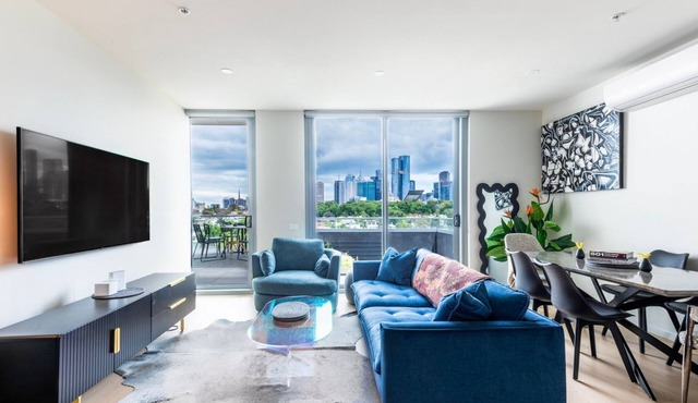 Golden Portal Funk Haus