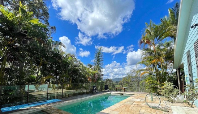 Golden Retreat Ultimate 5 Bed with seperate Villa (Sleeps 10)