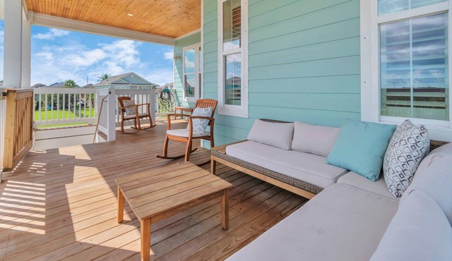 Golden Sands | Bay Views in Terramar! | Pet-friendly