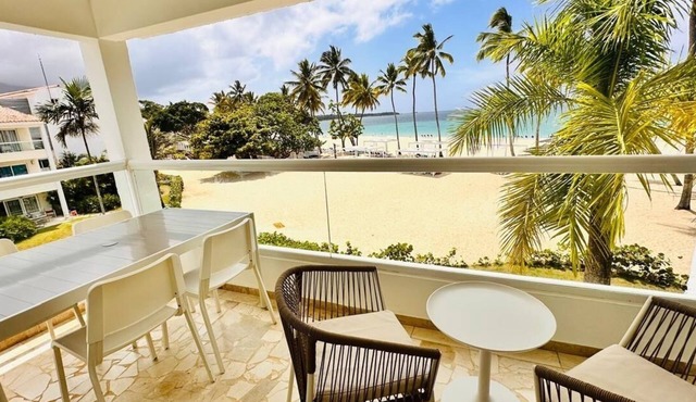 Golden Sands Beachfront 3-bed Penthouse @ Emotions