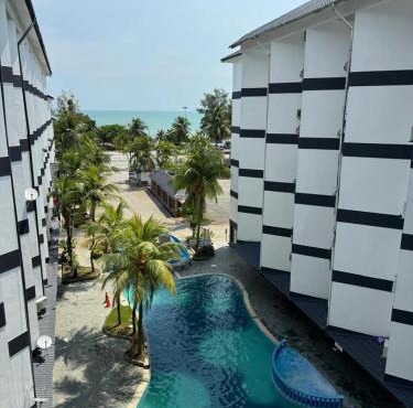 Golden Straits Villas Beach Resort - Nomad Homestay