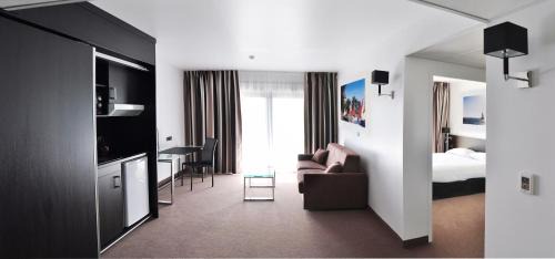 Golden Tulip Pornic Suites- Appart Hotel