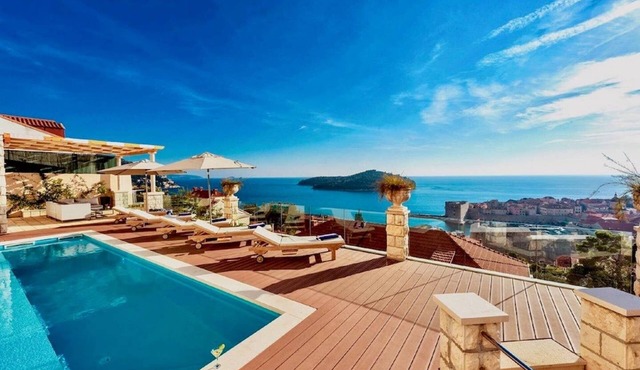 Golden Valley Villa in Ploce District