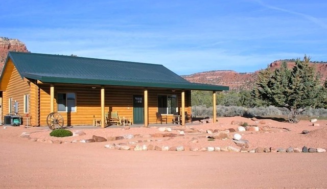 Goldena's Cabin in Kanab- Great Views