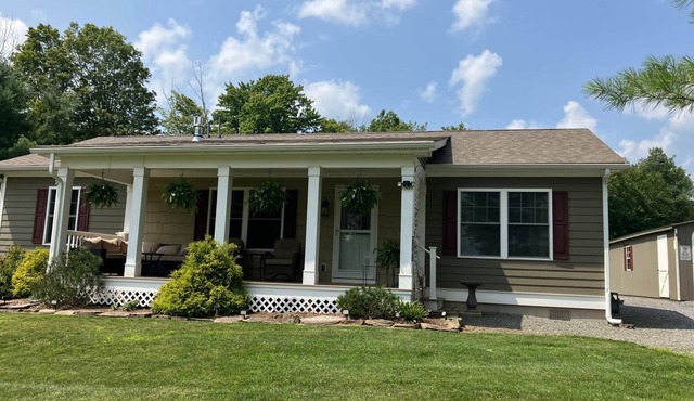 Goldfinch Getaway, Hills Creek Lake area