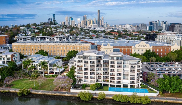 Goldsborough Place Apartments