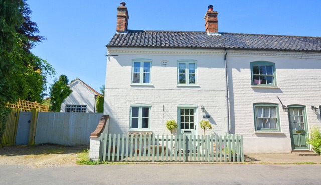 Goldsmith's Cottage - Two Bedroom House, Sleeps 3