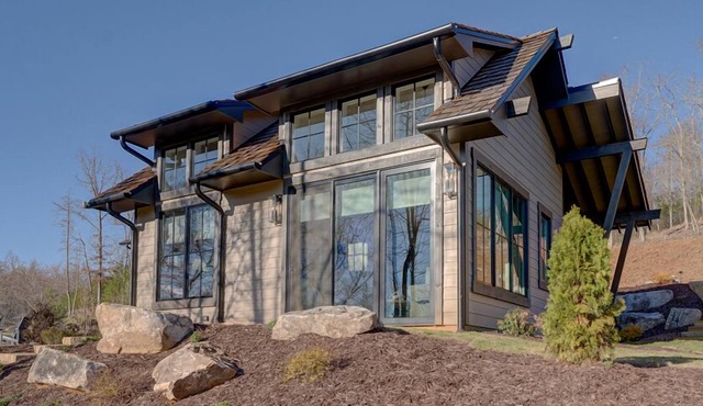 Golf and Riverfront Cottage | King Bed | Group Availability